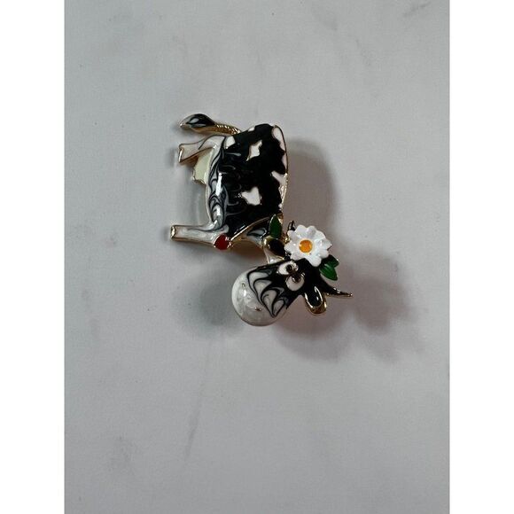 Cow W/ Flower & Heart Pin/Brooch. Black, White, Red. Size 2" x 1 1/2". - Picture 5 of 6